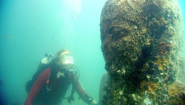 Mug of a Diver